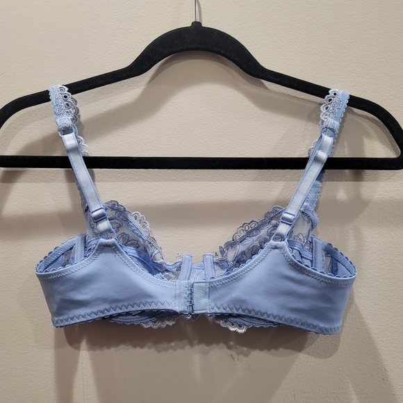 Chantelle Lace Underwire Bra - 34B US - Picture 2 of 6